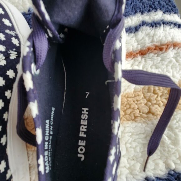 Joe Fresh Sneakers - Picture 2 of 3